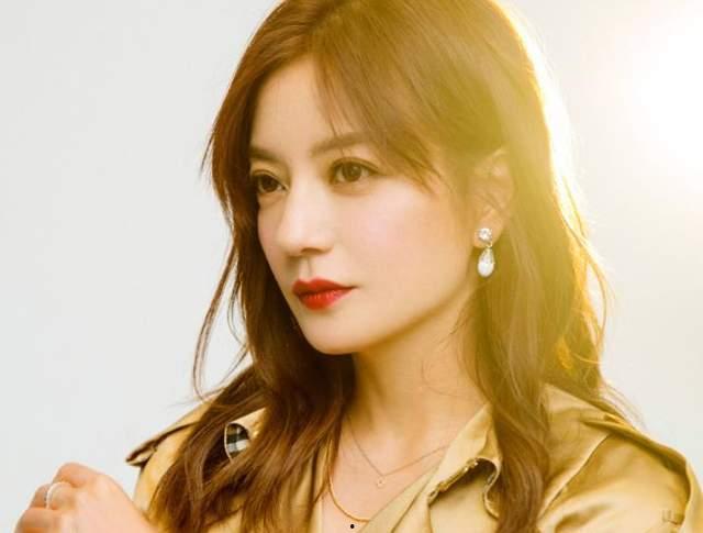 明星吃瓜赵薇视频,娱乐圈幕后真相大揭秘