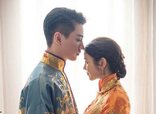 陈妍希吃瓜陈晓拍戏视频,甜蜜互动引网友热议