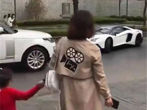 默默无闻的吃瓜路人视频,默默吃瓜路人镜头下的社会百态